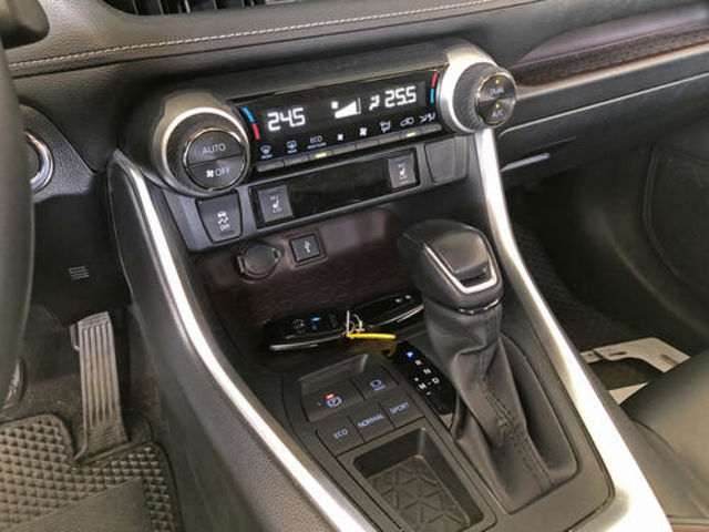 TOYOTA豐田 RAV4  第11張相片