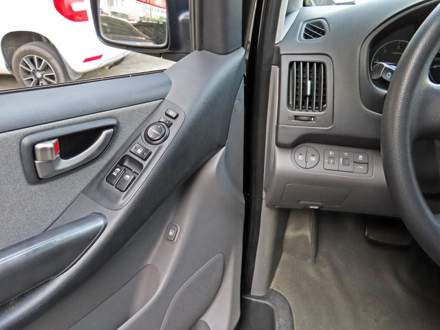 HYUNDAI現代 STAREX  第10張相片