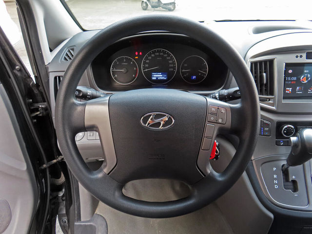 HYUNDAI現代 STAREX  第11張相片