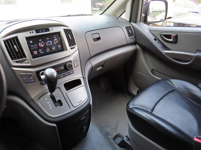 HYUNDAI現代 STAREX  第12張相片