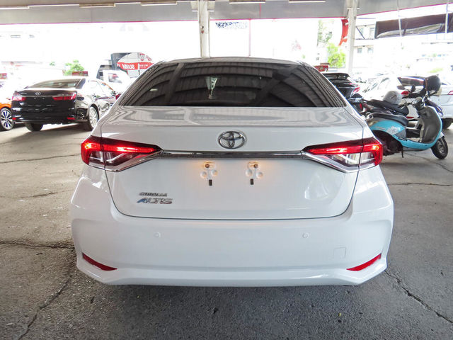 TOYOTA豐田 ALTIS  第4張相片
