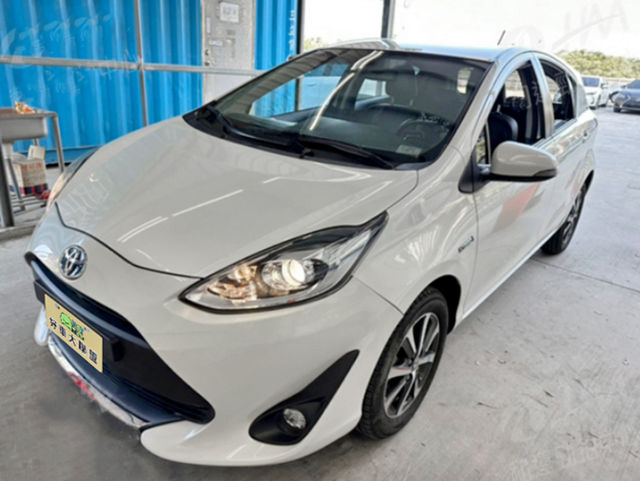 TOYOTA豐田 PRIUS C  第1張相片