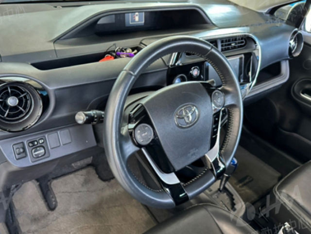 TOYOTA豐田 PRIUS C  第7張相片