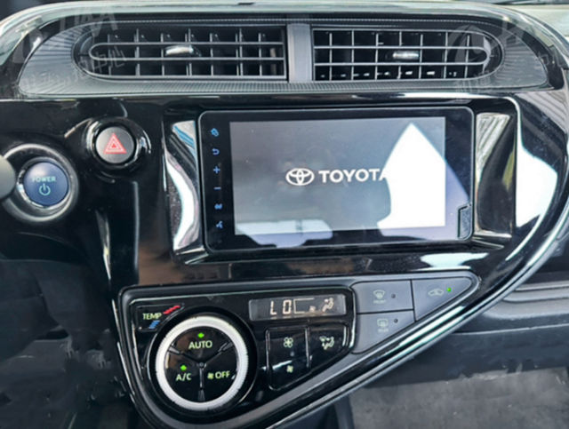 TOYOTA豐田 PRIUS C  第8張相片