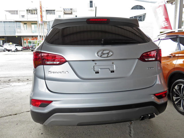 HYUNDAI現代 SANTA FE  第4張相片