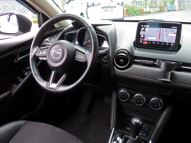 MAZDA馬自達 MAZDA 2  第17張相片