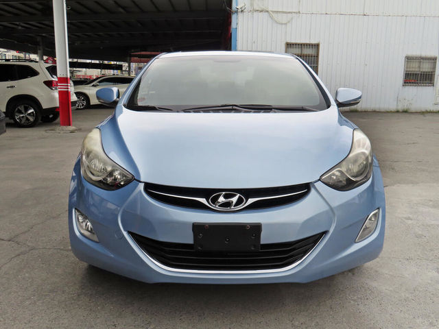 HYUNDAI現代 ELANTRA  第3張相片