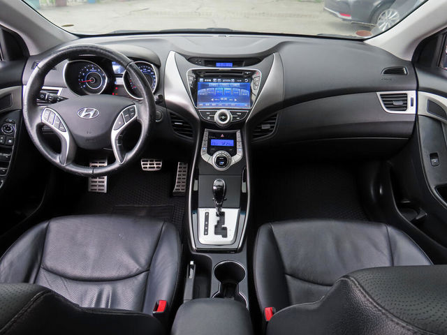 HYUNDAI現代 ELANTRA  第7張相片
