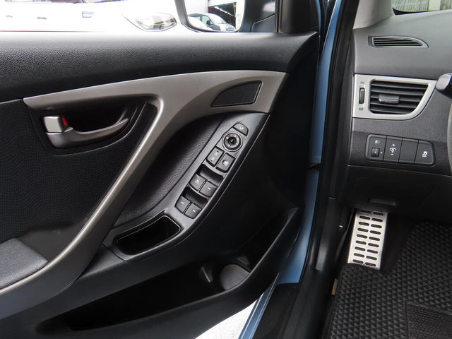 HYUNDAI現代 ELANTRA  第10張相片
