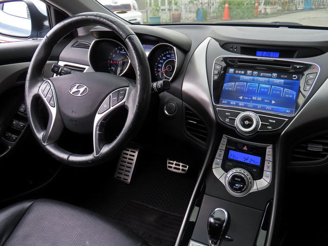 HYUNDAI現代 ELANTRA  第18張相片
