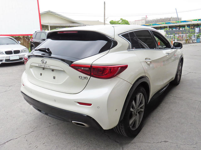 INFINITI無限 Q30  第2張相片