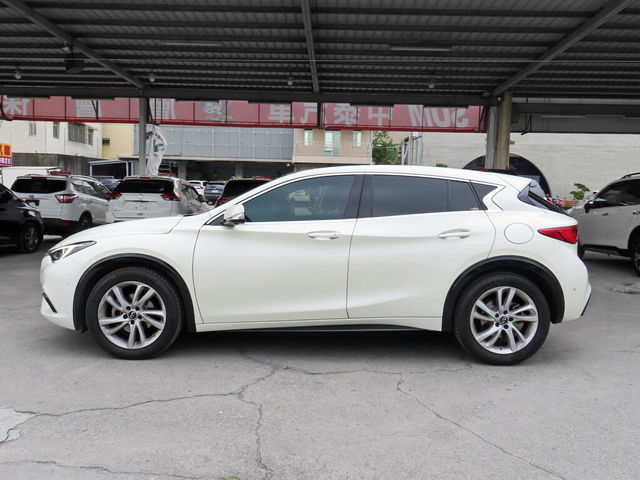 INFINITI無限 Q30  第5張相片
