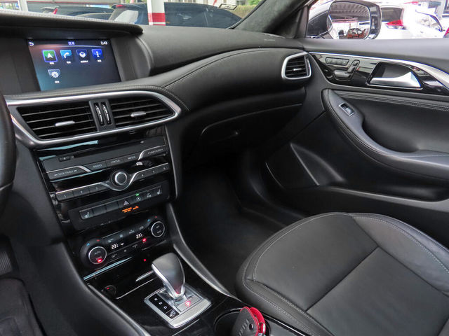 INFINITI無限 Q30  第12張相片