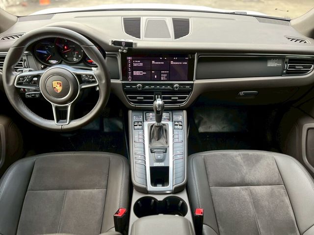 PORSCHE保時捷 MACAN  第8張相片
