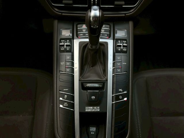 PORSCHE保時捷 MACAN  第9張相片