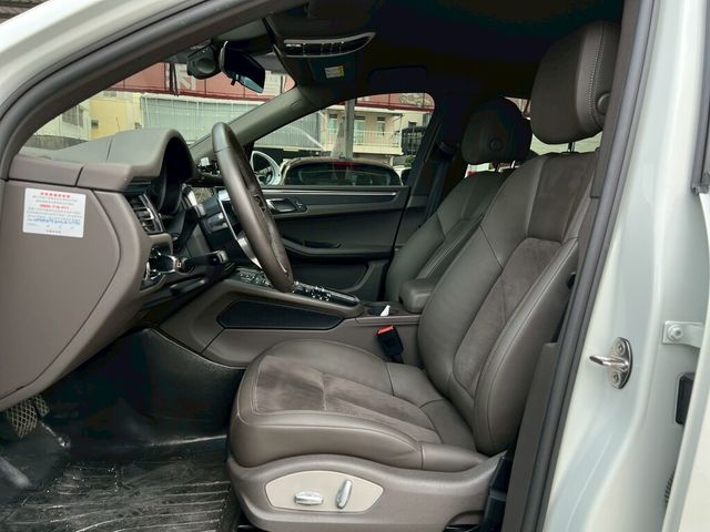 PORSCHE保時捷 MACAN  第16張相片