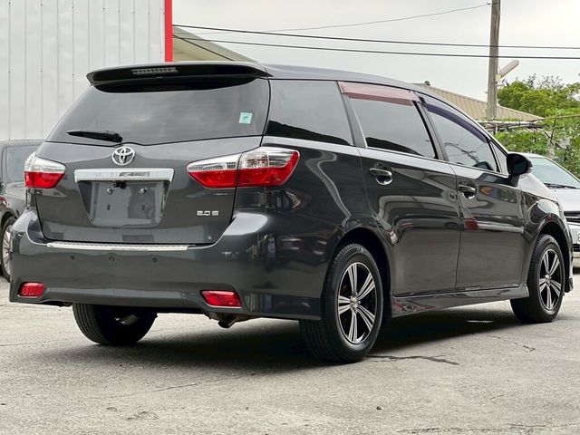 TOYOTA豐田 WISH  第2張相片