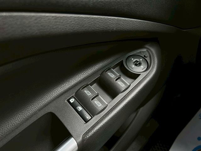 FORD福特 KUGA  第17張相片