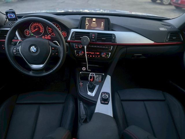 BMW寶馬 320I M SPORT  第9張相片