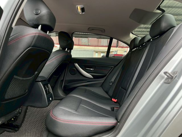 BMW寶馬 320I M SPORT  第16張相片