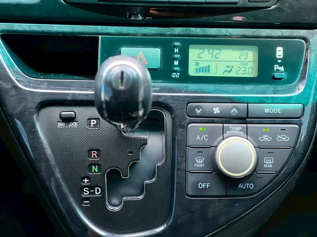 TOYOTA豐田 WISH  第10張相片