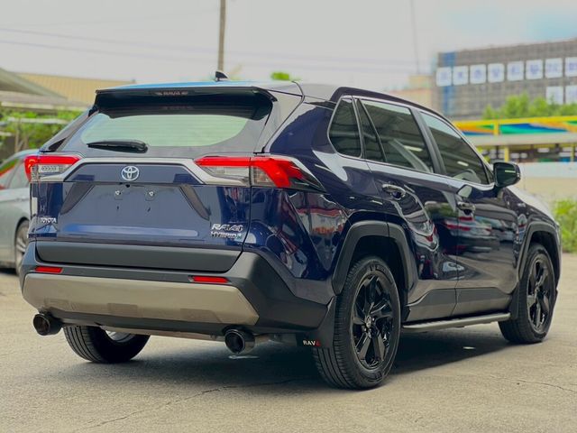 TOYOTA豐田 RAV4  第2張相片