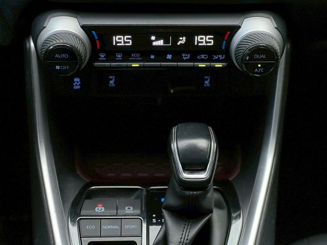 TOYOTA豐田 RAV4  第12張相片