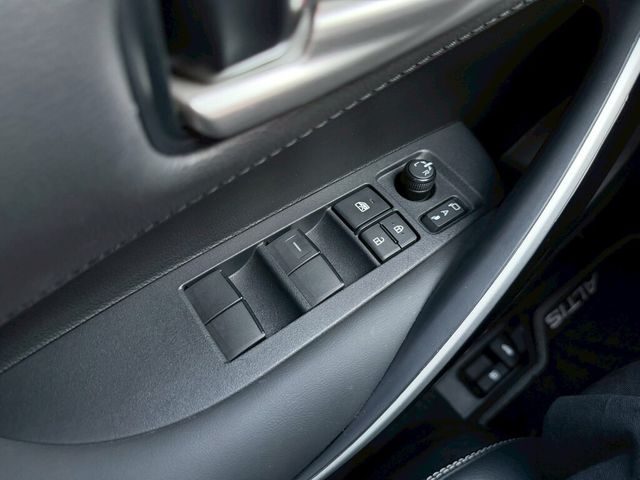 TOYOTA豐田 ALTIS  第15張相片