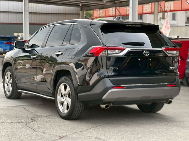 TOYOTA豐田 RAV4  第8張相片