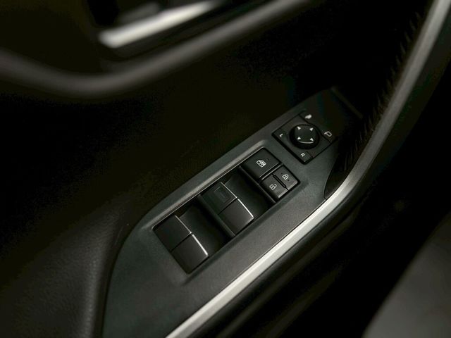 TOYOTA豐田 RAV4  第15張相片