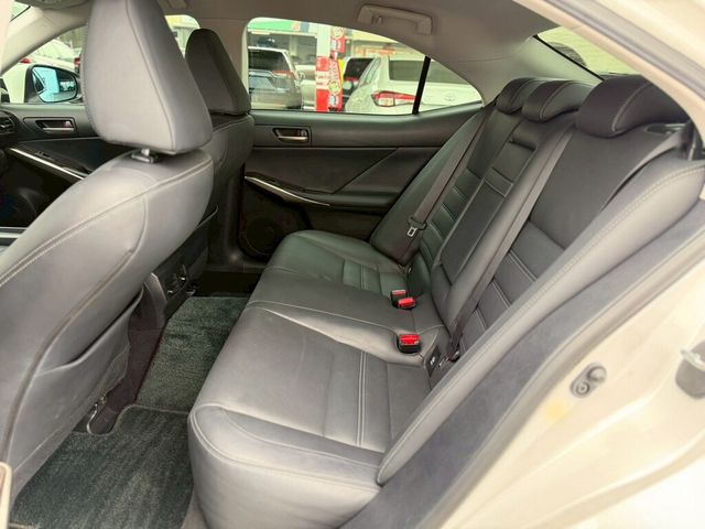 LEXUS凌志 IS 300  第18張相片