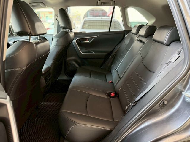 TOYOTA豐田 RAV4  第17張相片