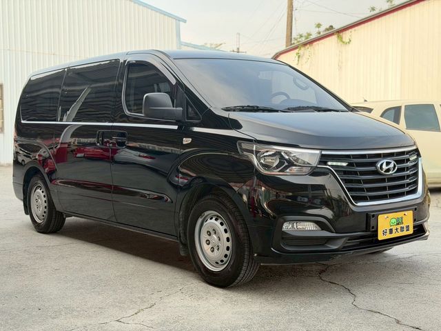 HYUNDAI現代 STAREX  第3張相片