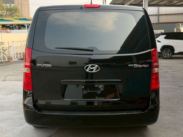HYUNDAI現代 STAREX  第5張相片