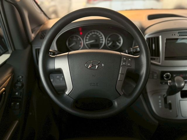 HYUNDAI現代 STAREX  第9張相片