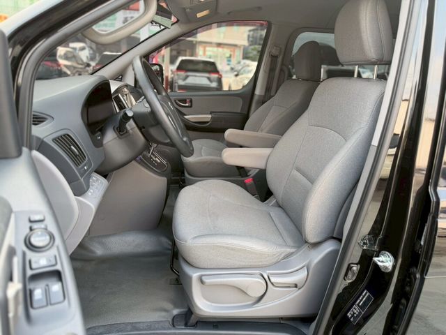 HYUNDAI現代 STAREX  第15張相片