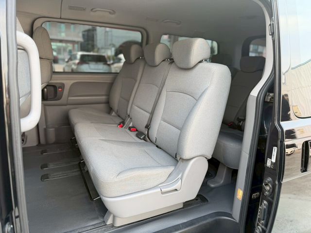 HYUNDAI現代 STAREX  第16張相片