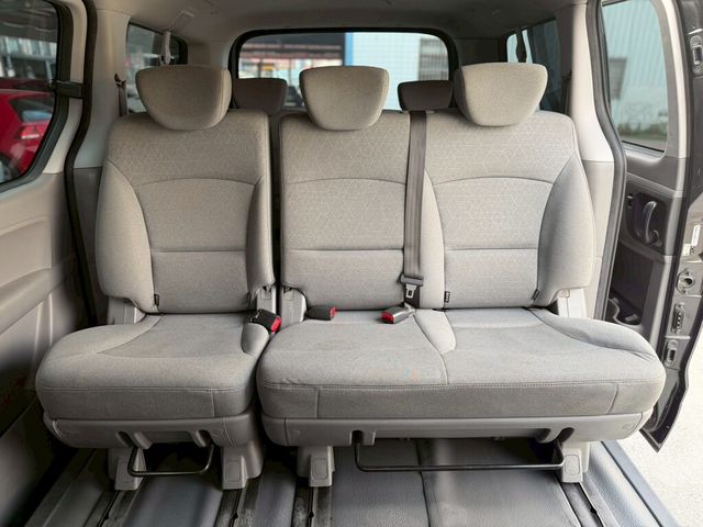 HYUNDAI現代 STAREX  第17張相片