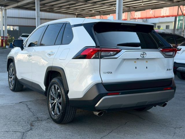 TOYOTA豐田 RAV4  第6張相片