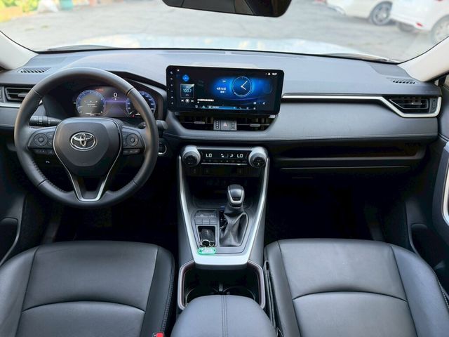 TOYOTA豐田 RAV4  第7張相片
