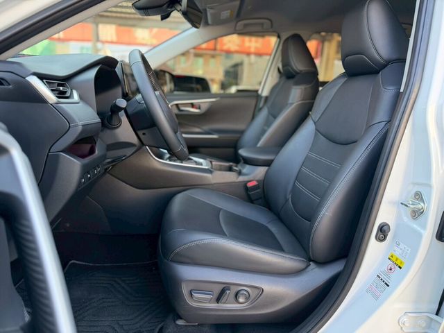 TOYOTA豐田 RAV4  第17張相片