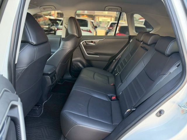 TOYOTA豐田 RAV4  第18張相片
