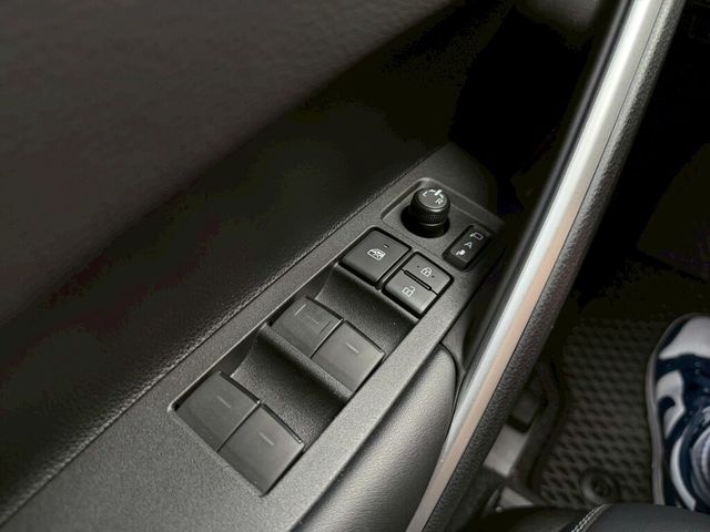 TOYOTA豐田 COROLLA CROSS HYBRID  第14張相片