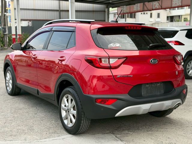 KIA起亞 STONIC  第6張相片