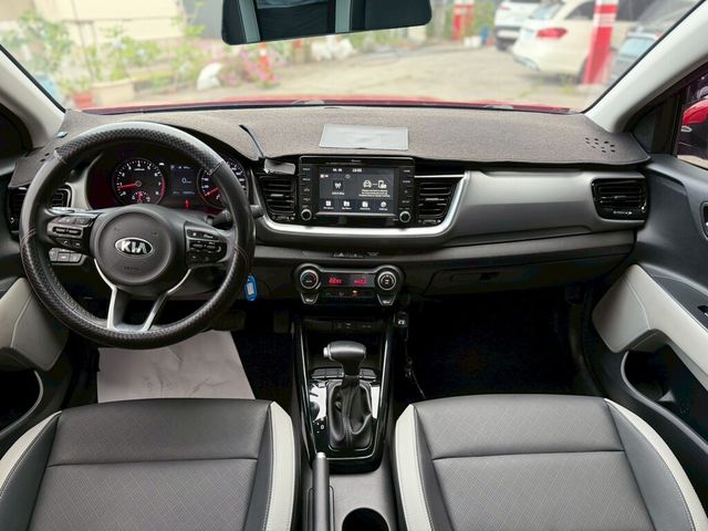 KIA起亞 STONIC  第7張相片