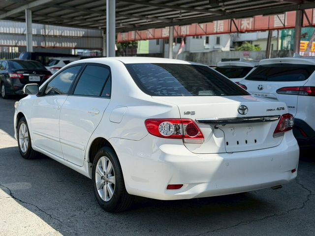 TOYOTA豐田 ALTIS  第3張相片