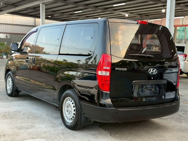 HYUNDAI現代 STAREX  第6張相片