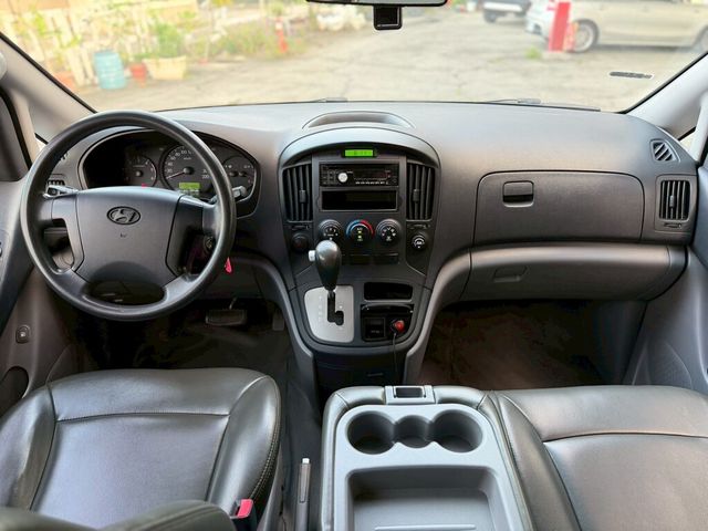 HYUNDAI現代 STAREX  第7張相片