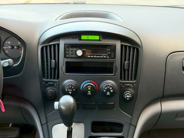 HYUNDAI現代 STAREX  第10張相片