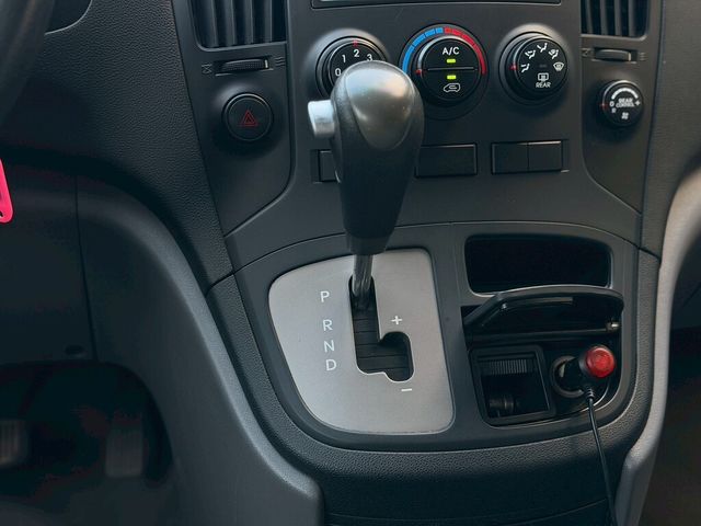 HYUNDAI現代 STAREX  第11張相片